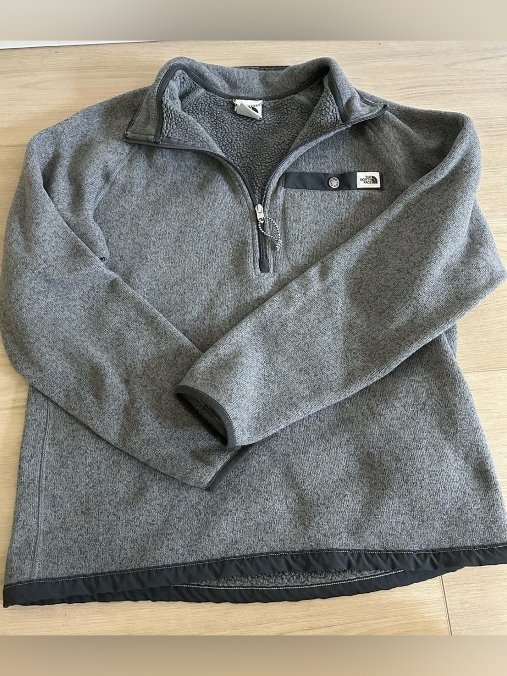 The North Face Men’s 1/4 Zip Fleece Pullover Sweater Gray Medium